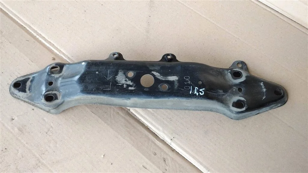 Б.у. балка под кпп SUBARU FORESTER S13 SUBARU FORESTER S13