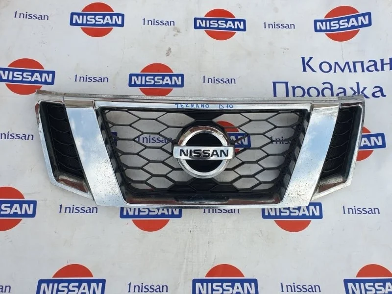 Решетка радиатора Nissan Terrano 2014 6230000Q0B D10 K4M690, передняя