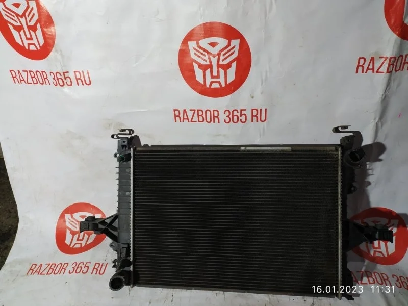 Радиатор охлаждения двигателя Volvo V70 2007 P2
