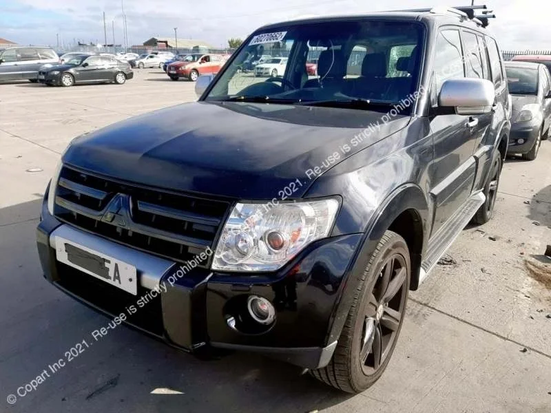 Блок предохранителей салонный Mitsubishi Pajero 4 2007 V98W