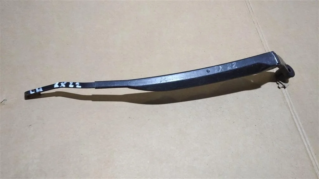 Б.у. поводок дворника LEXUS RX330 MCU38 LEXUS RX330 MCU38