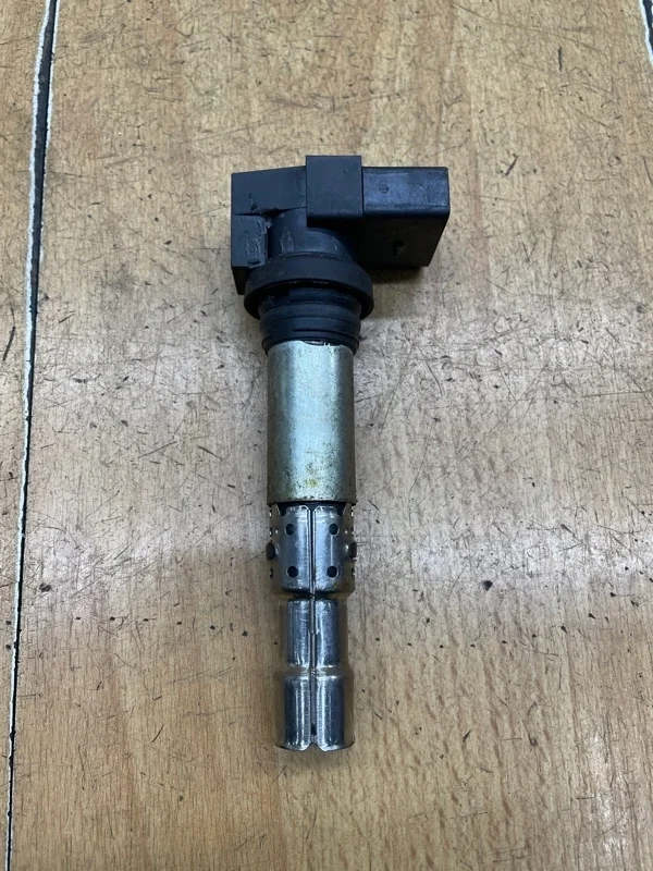 Катушка зажигания Volkswagen Golf 5 BLF 2005