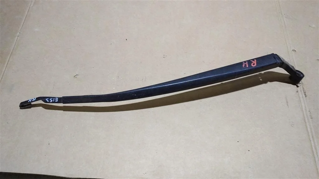Б.у. поводок дворника TOYOTA COROLLA ZRE151 TOYOTA COROLLA ZRE151