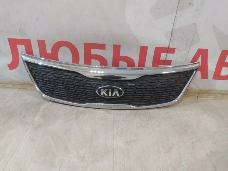 Решетка радиатора передняя Kia Sorento 2 XM