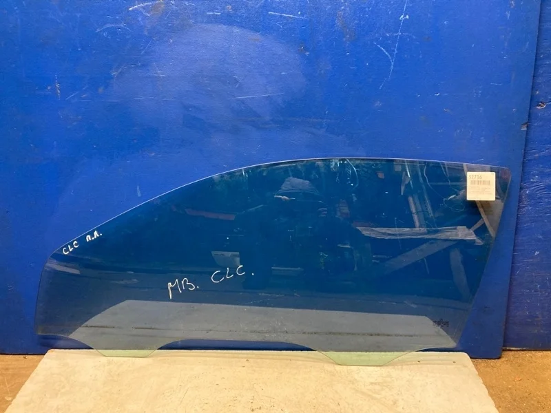 Стекло двери Mercedes Clc Cl203 2009. 2007-2015 A2037252310, левое