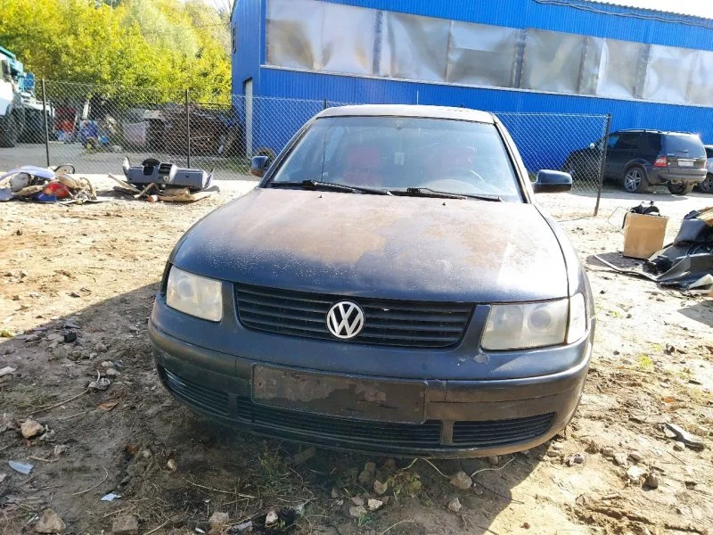 Продажа Volkswagen Passat 1.6 (101Hp) (AHL) FWD MT по запчастям