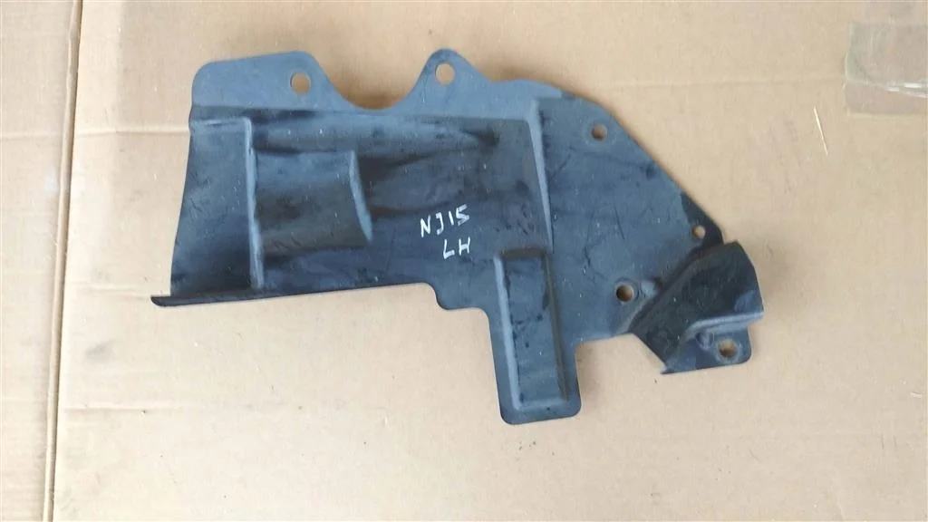Б.у. пыльник двигателя NISSAN QASHQAI J10 NISSAN QASHQAI J10