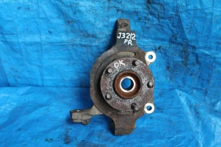 Б.у. кулак поворотный NISSAN TEANA J32 NISSAN TEANA J32