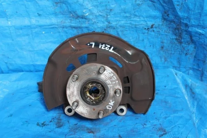 Б.у. кулак поворотный TOYOTA AVENSIS ZRT270 TOYOTA AVENSIS ZRT270
