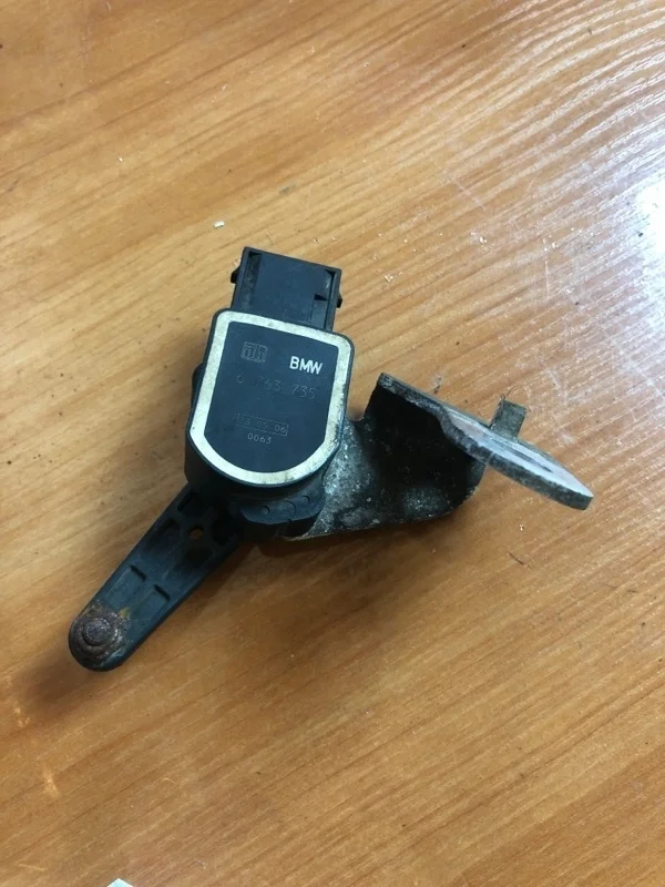 Датчик высоты дорожного просвета BMW 3-Series 2005 E90