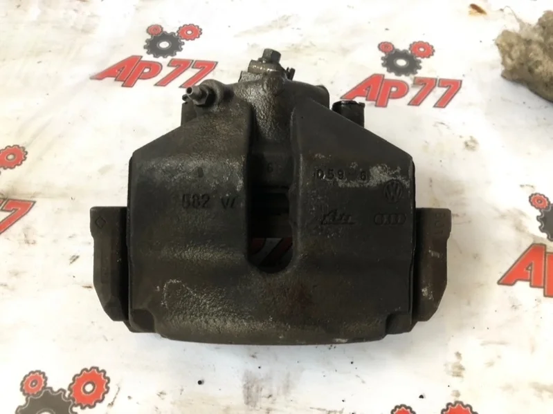 Суппорт тормозной Audi A3 2006 8P1