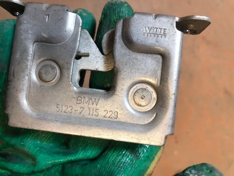 Комплект замков капота BMW 3-Series 2005 E90