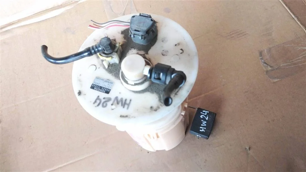 Б.у. насос топливный TOYOTA PRIUS NHW20 TOYOTA PRIUS NHW20