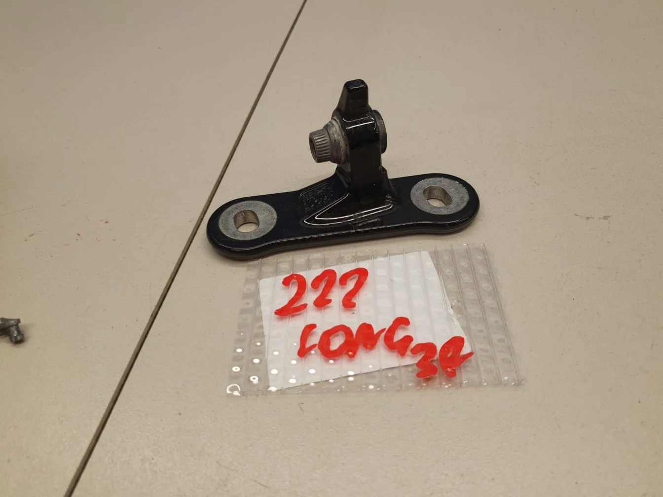 Петля двери задней правой верхняя для Mercedes S-klasse W222 2013-2020