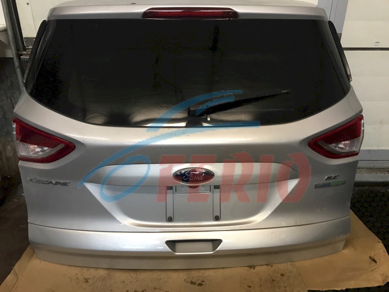 пежо 3008 2017 крышка багажника из какого материала. форд куга 2 зад от рестайлинга крышка багажника. форд куга awd крышка багажника. форд куга 1 2009 крышка багажника дорестайл. фото крышки багажника форд куга.