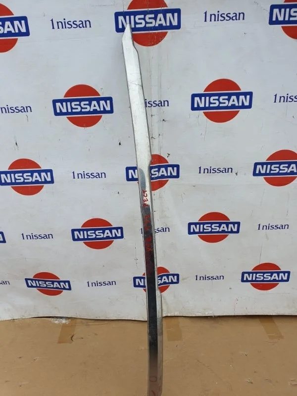 Молдинг бампера Nissan X Trail 01/2017 н.в. 620726FV0A T32 MR20DD, передний