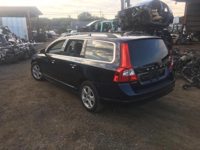 Продажа Volvo V70 2.5 (200Hp) (B5254T6) FWD MT по запчастям