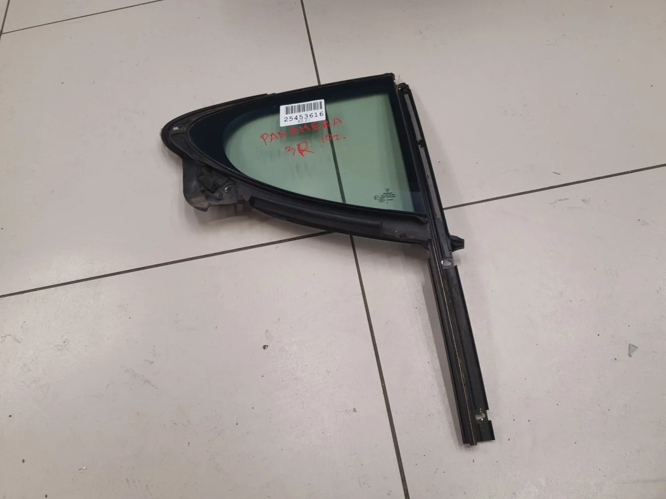 Стекло двери задней правой для Porsche Panamera 2010-2016