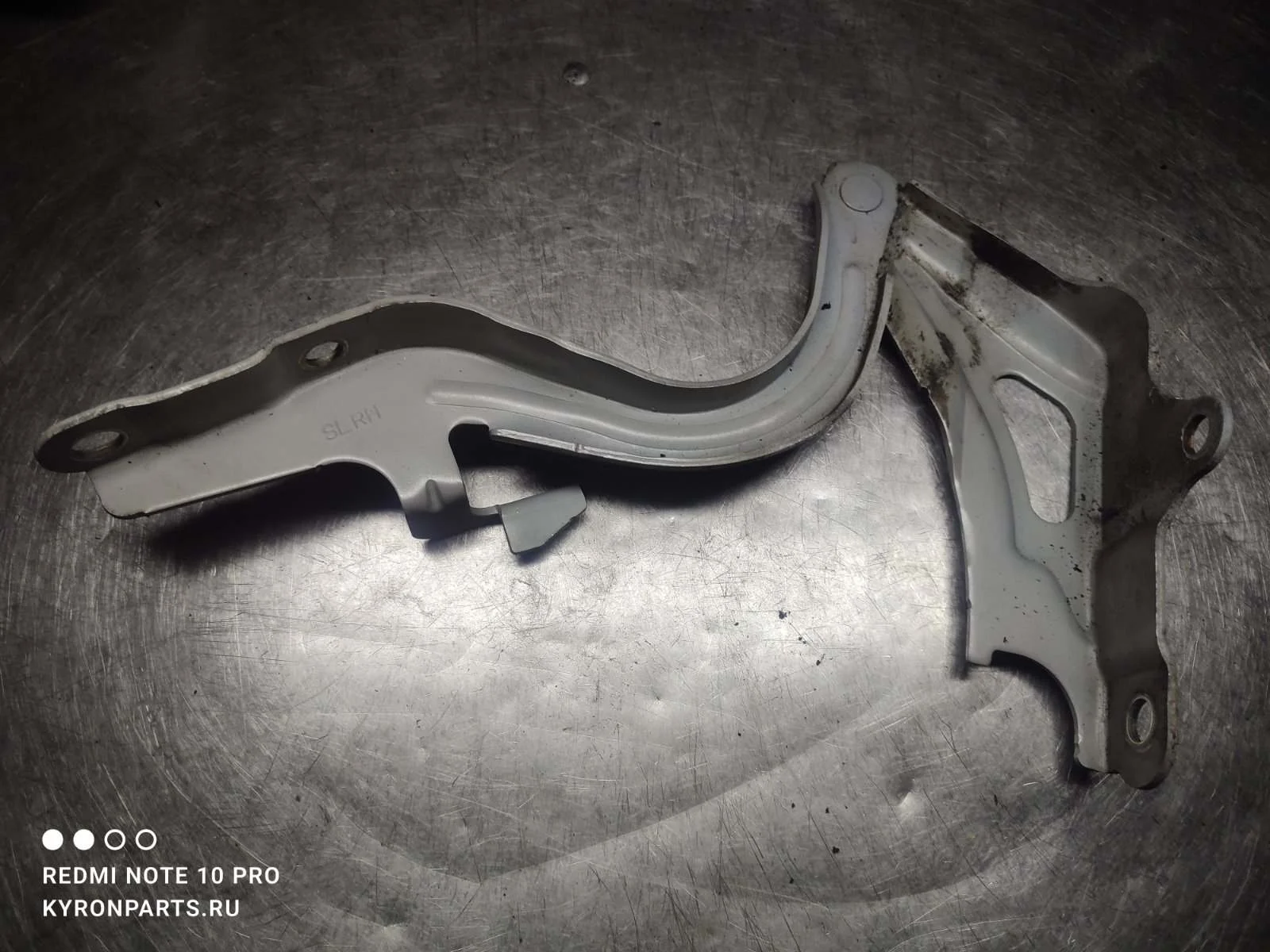 Петля капота KIA Sportage 2013 SL