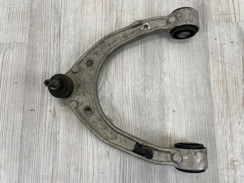 Рычаг подвески верхний VW Touareg 2 2010-2018 7P