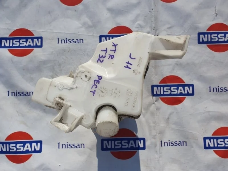 Бачок омывателя фар Nissan Qashqai 01/2019 н.в. 28910HZ31C J11 MR20DD, передний