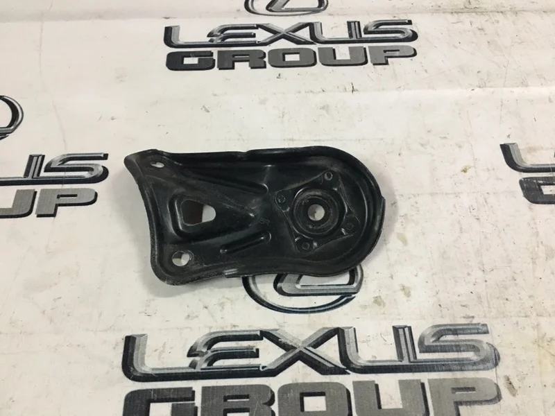 Крепление балки подвески Lexus ES250 2014 ASV60L