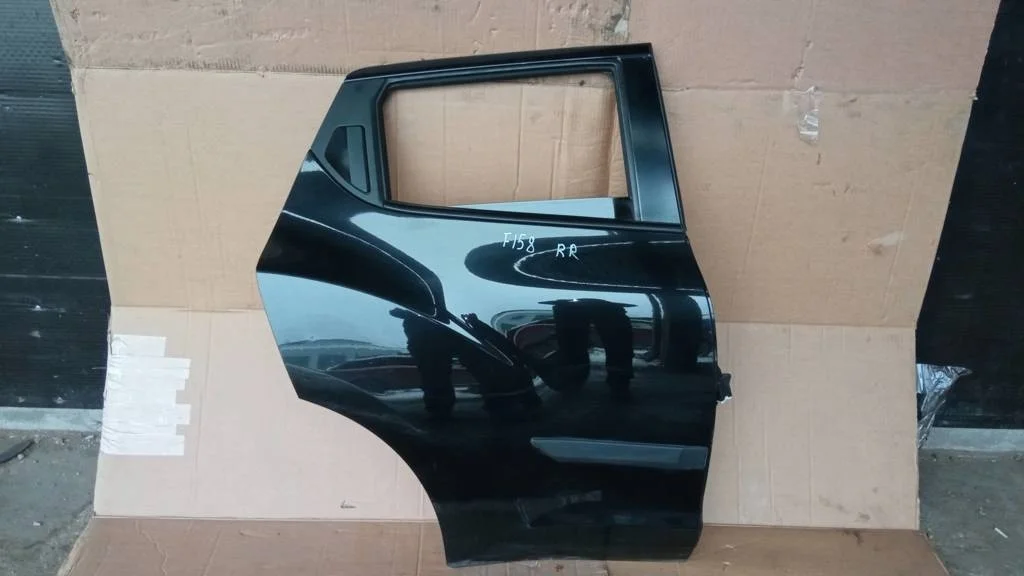 Б.у. дверь NISSAN JUKE F15E NISSAN JUKE F15E