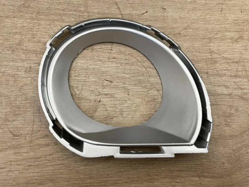 Рамка противотуманной фары VW Touareg 2007-2010 7L
