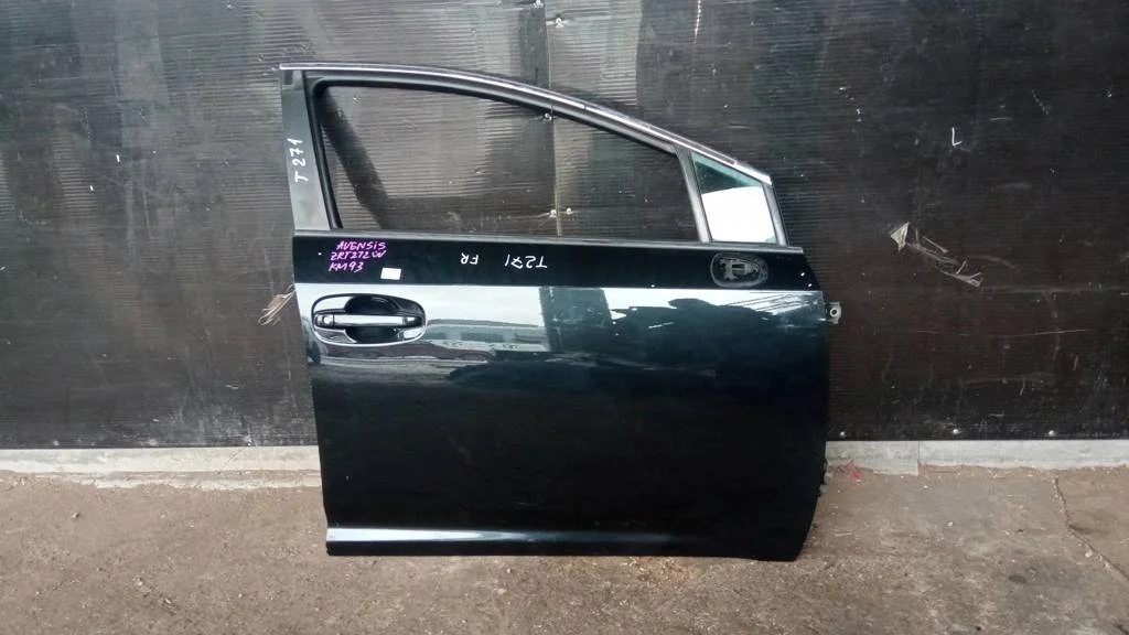 Б.у. дверь TOYOTA AVENSIS ZRT270 TOYOTA AVENSIS ZRT270