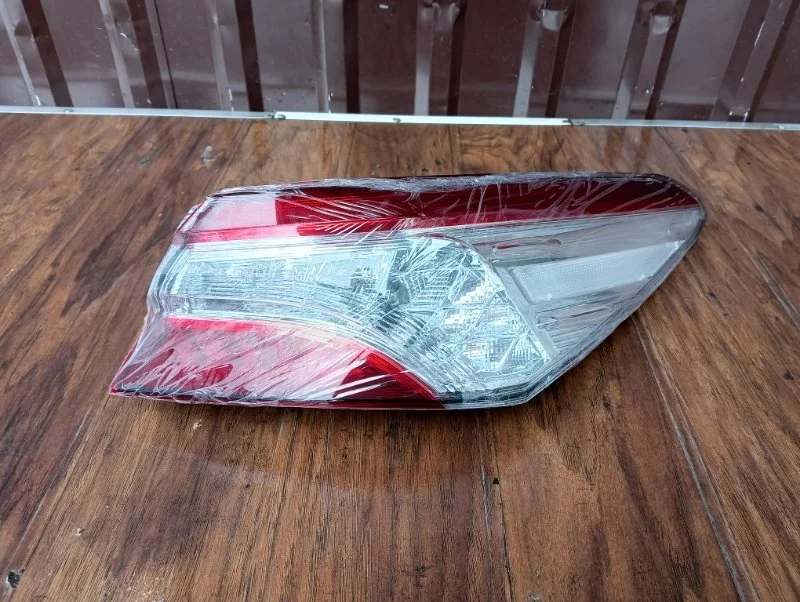 Фонарь Toyota Camry 2018-2021 70