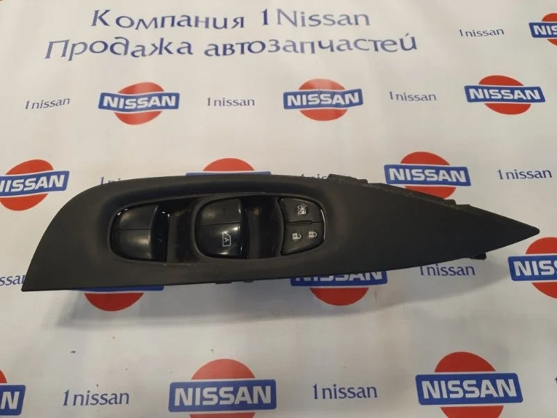 Блок управления стеклоподъемниками Nissan Qashqai 2014 254014EA1A J11 HRA2, передний правый