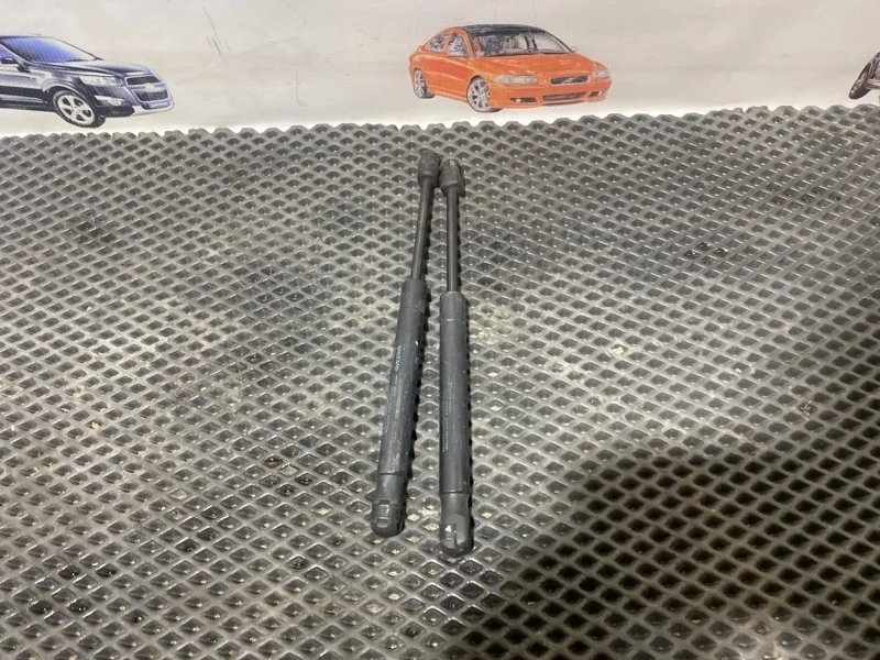Амортизатор капота Volvo S60 V70 Xc70 2006 30649516