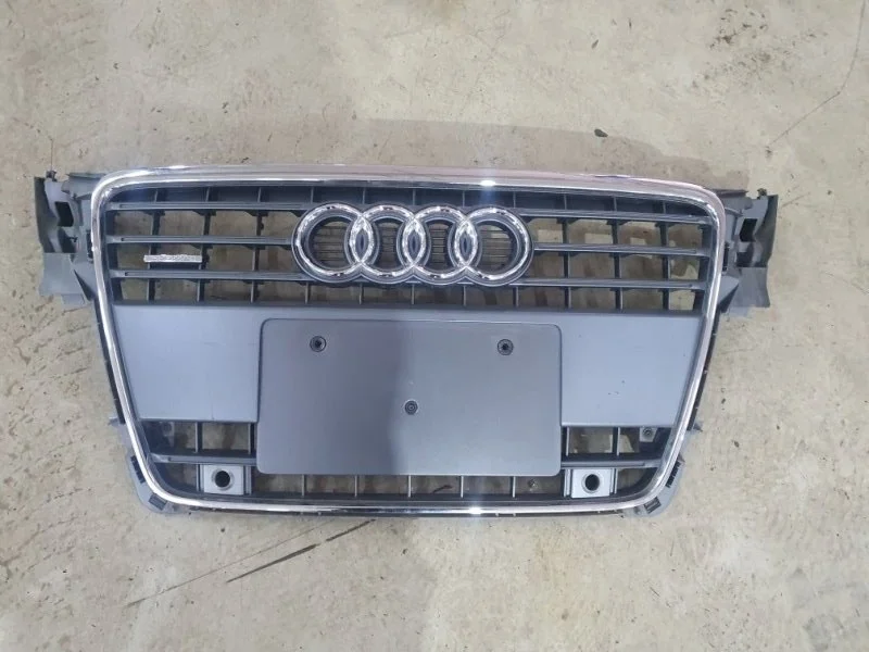 Решетка радиатора Audi A4 2007-2011 B8 седан