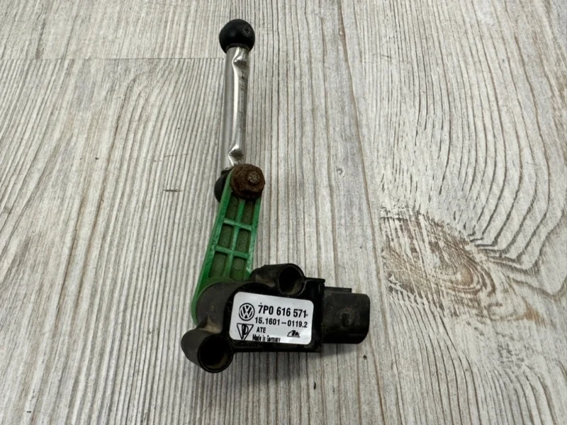 Датчик дорожного просвета VW Touareg 2 2010-2018 7P