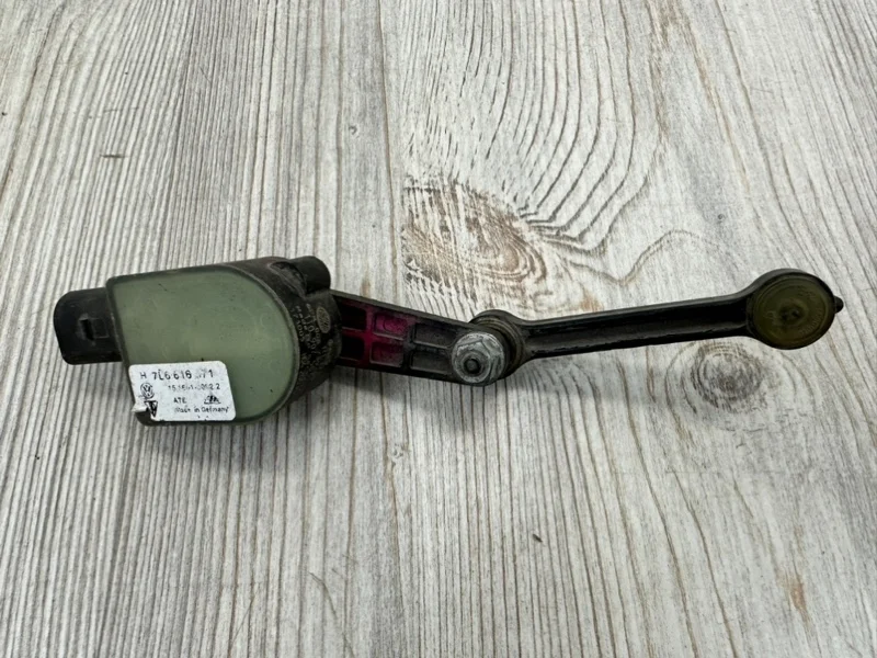 Датчик дорожного просвета VW Touareg 2003-2010 7L