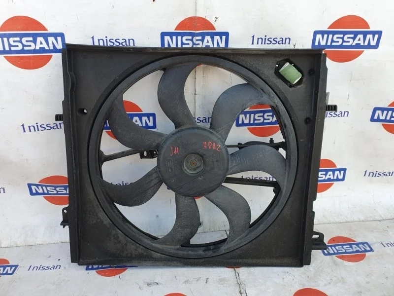 Диффузор вентилятора Nissan Qashqai 2014 214814EA0A J11 HRA2, передний