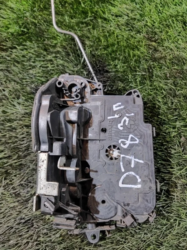 Замок двери BMW 330D 2010 E90
