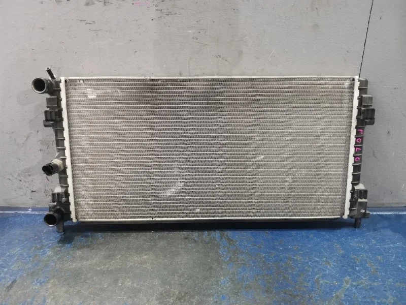Радиатор охлаждения Volkswagen Polo 5 6R