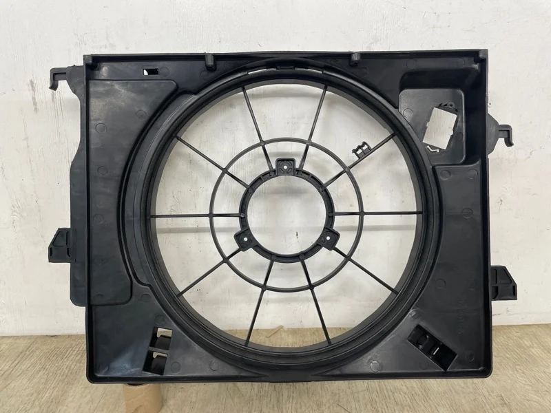 Диффузор радиатора двигателя HYUNDAI SOLARIS 1 2010-2017 SB