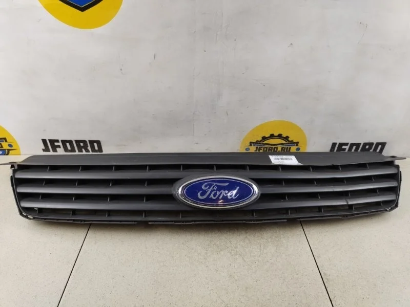 Решетка радиатора Ford Kuga 2011 CBV