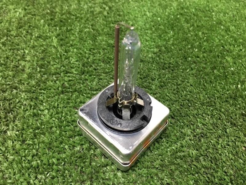 Лампа ксеноновая BMW 328i 2010 E90 LCI