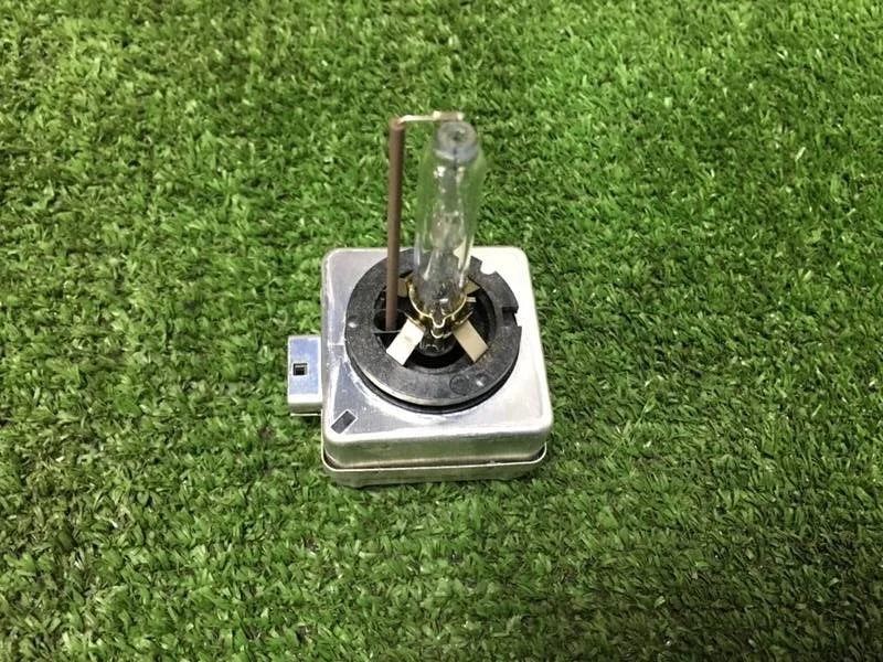 Лампа ксеноновая BMW X3 28iX 2013 F25