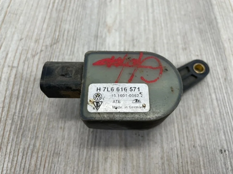 Датчик дорожного просвета VW Touareg 2003-2010 7L