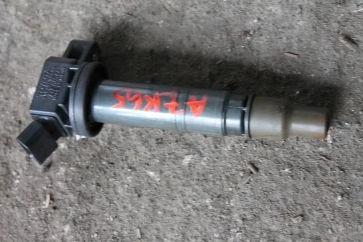Б.у. катушка зажигания TOYOTA NOAH AZR60 TOYOTA NOAH AZR60