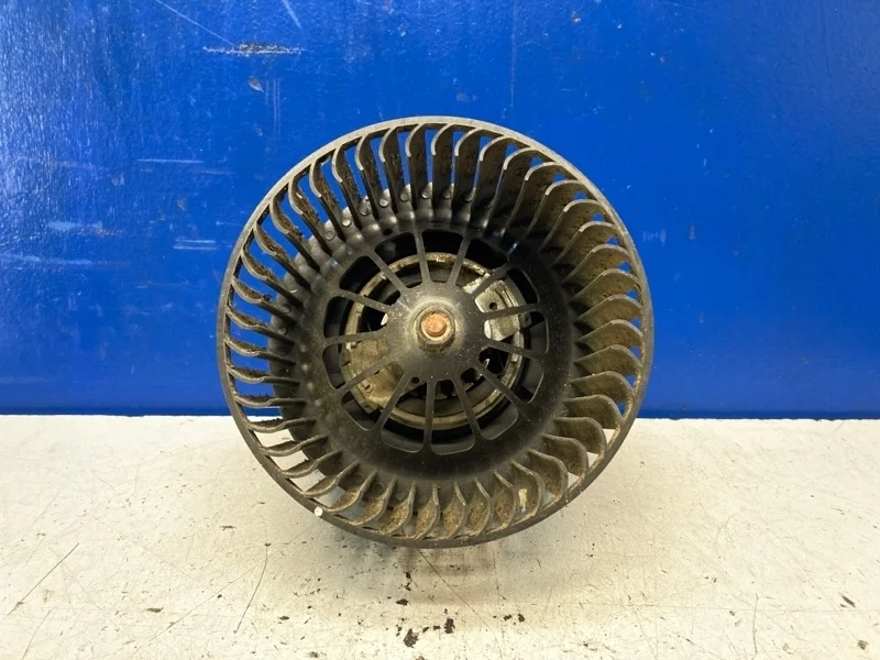 Моторчик печки Ford Focus 3 2011-2019 AV6N18456CA