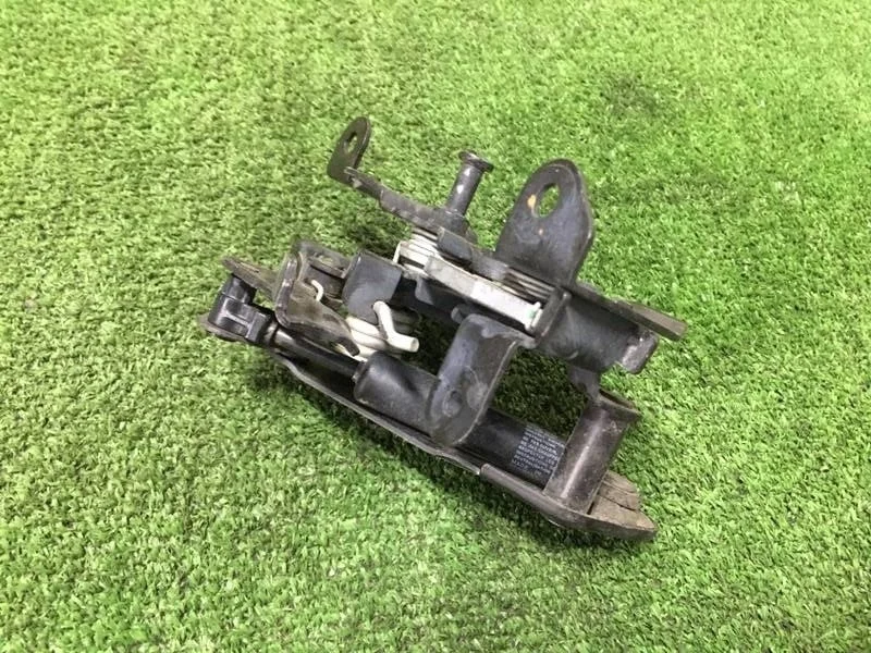 Замок капота BMW F10