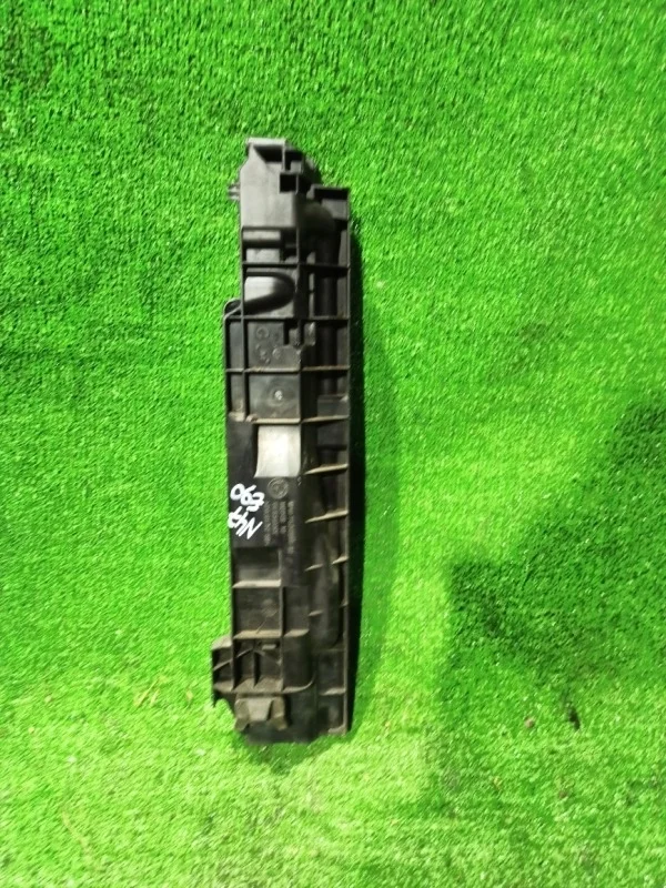 Кронштейн радиатора BMW E90