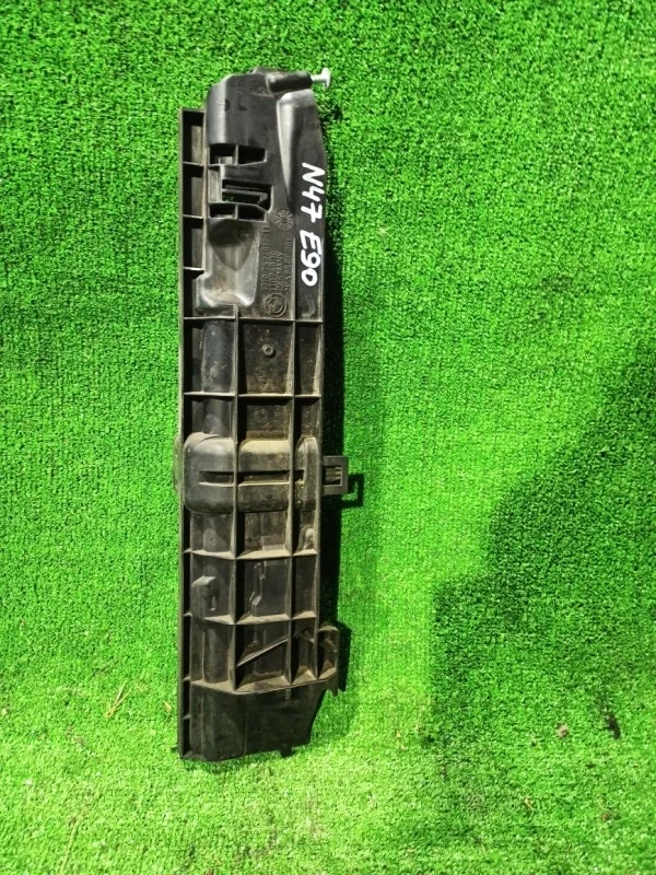 Кронштейн радиатора BMW E90