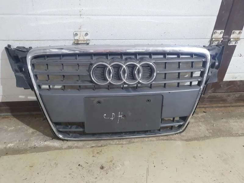 Решетка радиатора Audi A4 2007-2011 B8