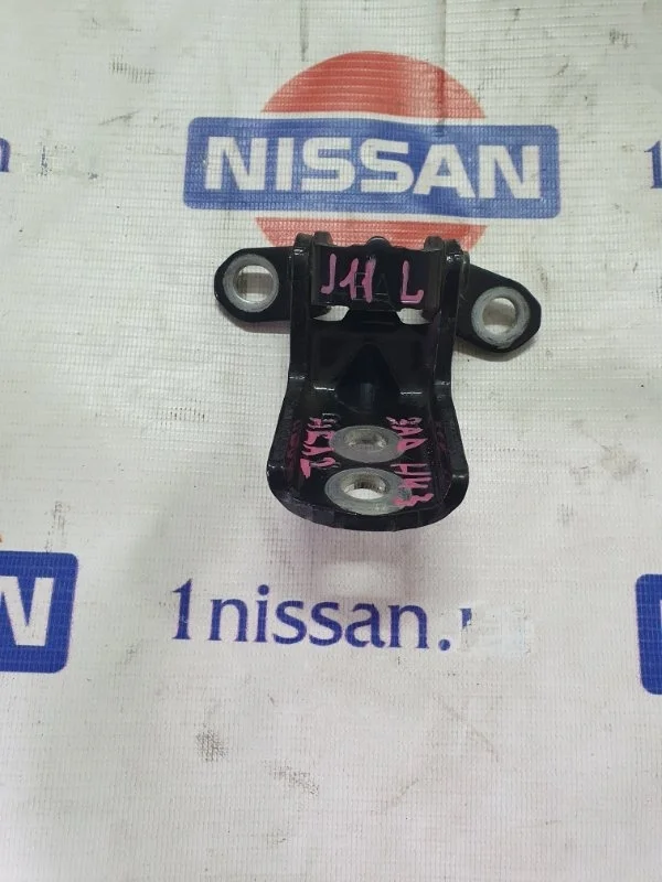 Петля двери Nissan Qashqai 2014 824214EA0A J11 HRA2, задняя левая